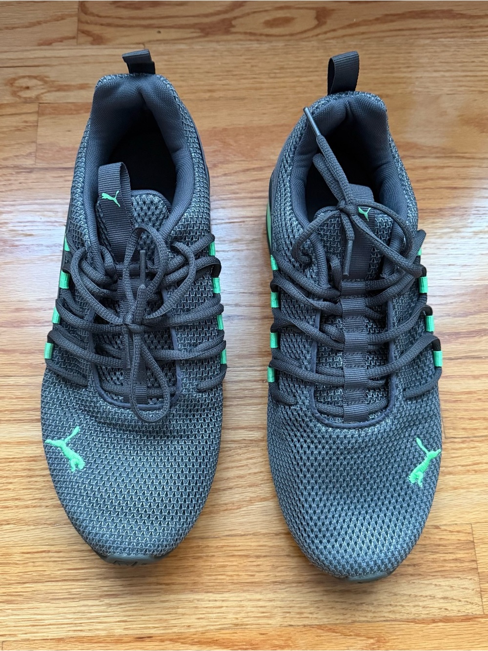 Puma Men’s Gray Mesh Athletic Sneakers with Mint Green Accents SIZE 11